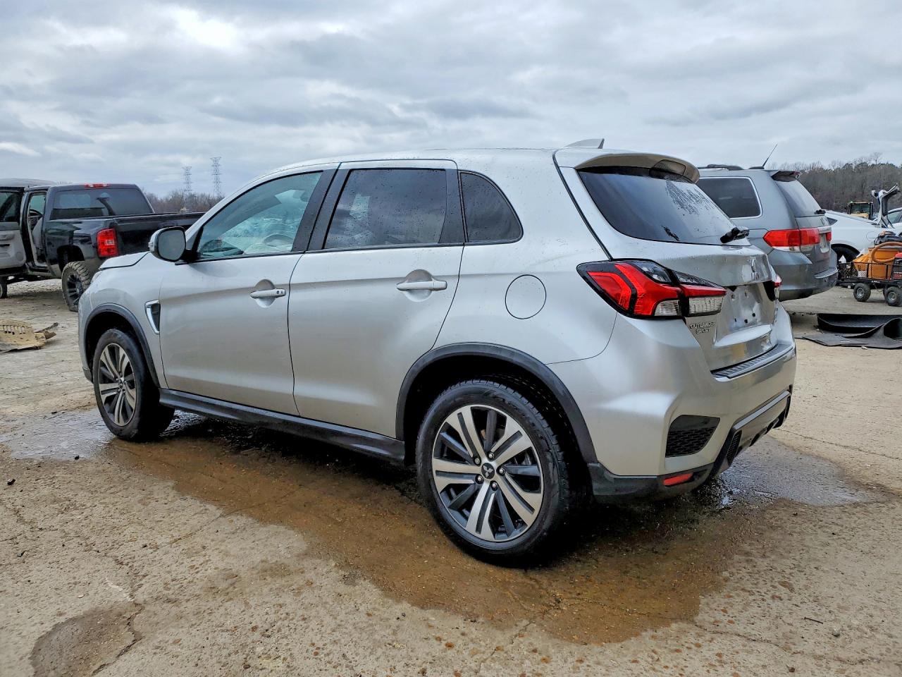 2023 MITSUBISHI OUTLANDER SPORT S photo 3