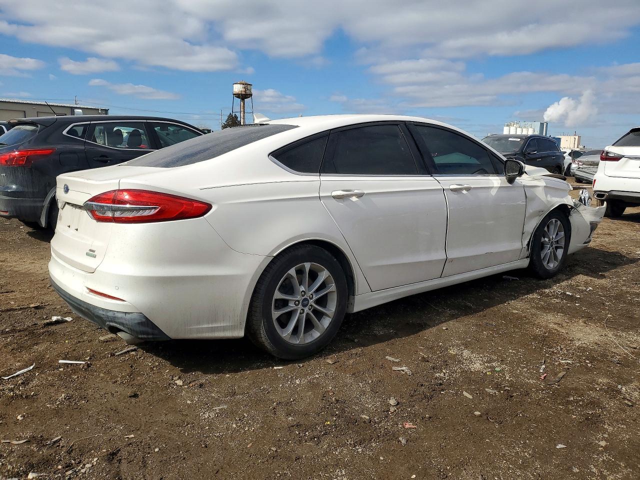 2019 FORD FUSION SE photo 5