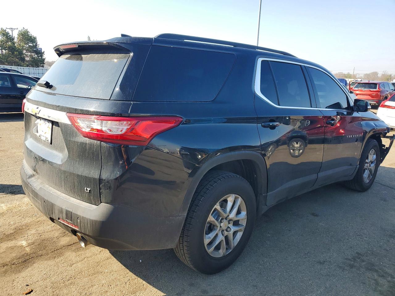 2020 CHEVROLET TRAVERSE LT photo 3