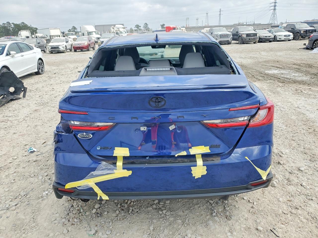 2026 TOYOTA CAMRY SE photo 11