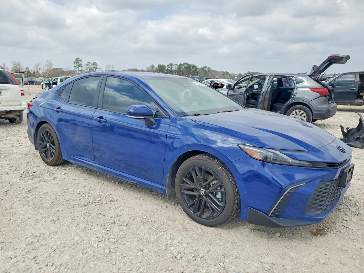 2026 TOYOTA CAMRY SE photo 7