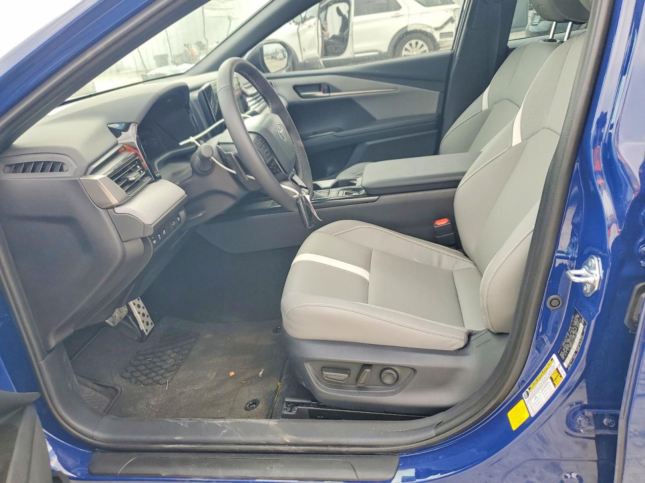 2026 TOYOTA CAMRY SE photo 13