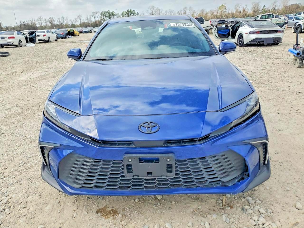 2026 TOYOTA CAMRY SE photo 9
