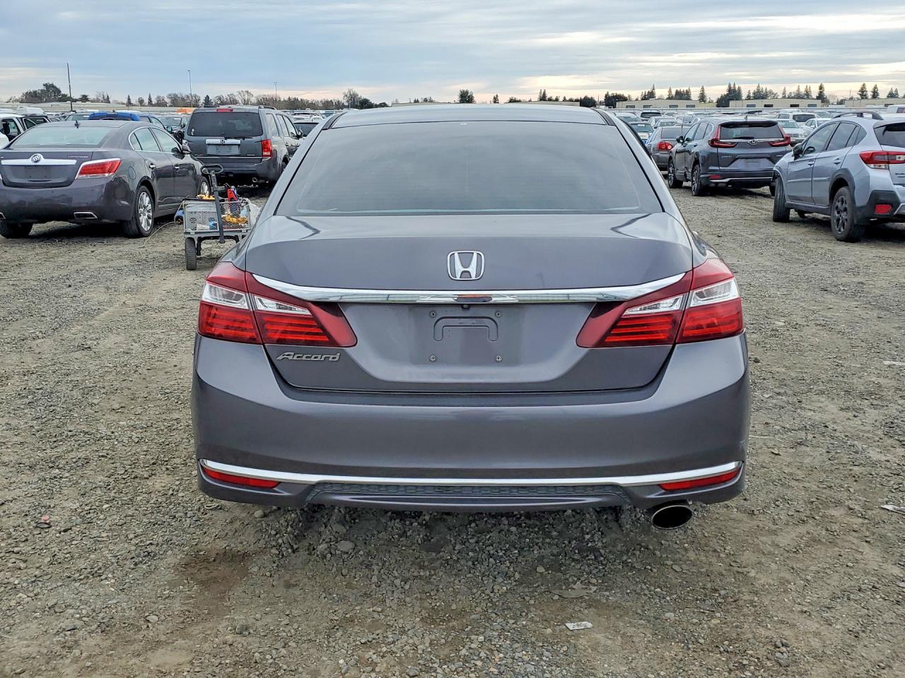 2017 HONDA ACCORD LX photo 11