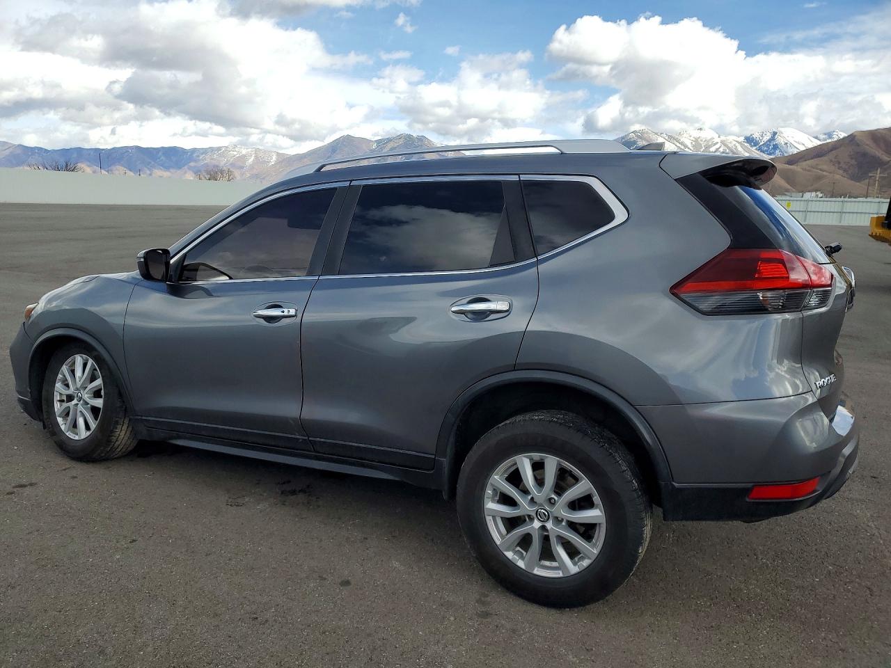 2018 NISSAN ROGUE SV photo 3