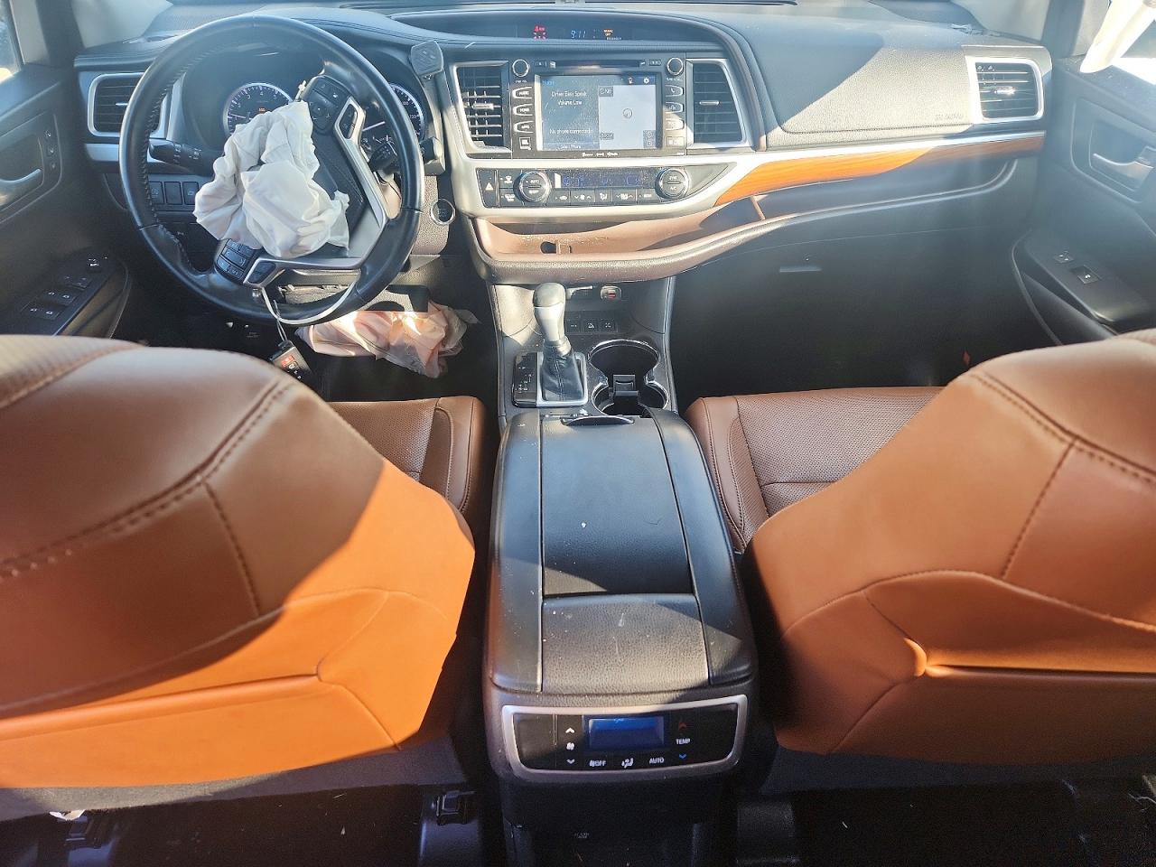 2018 TOYOTA HIGHLANDER LIMITED photo 22