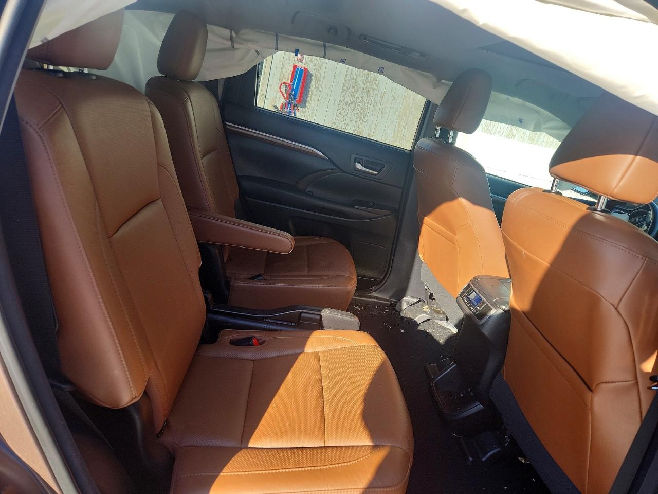 2018 TOYOTA HIGHLANDER LIMITED photo 31