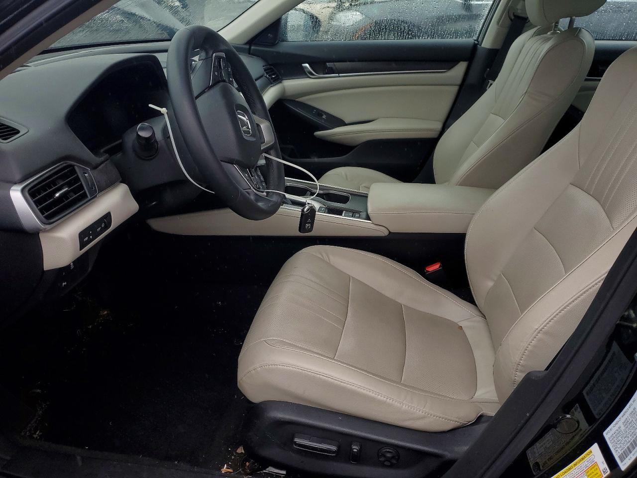 2018 HONDA ACCORD TOURING photo 13