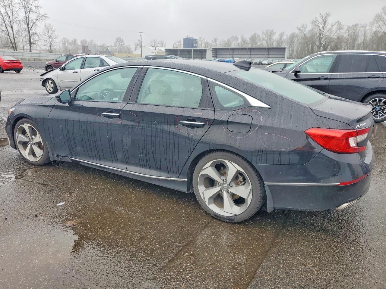 2018 HONDA ACCORD TOURING photo 3
