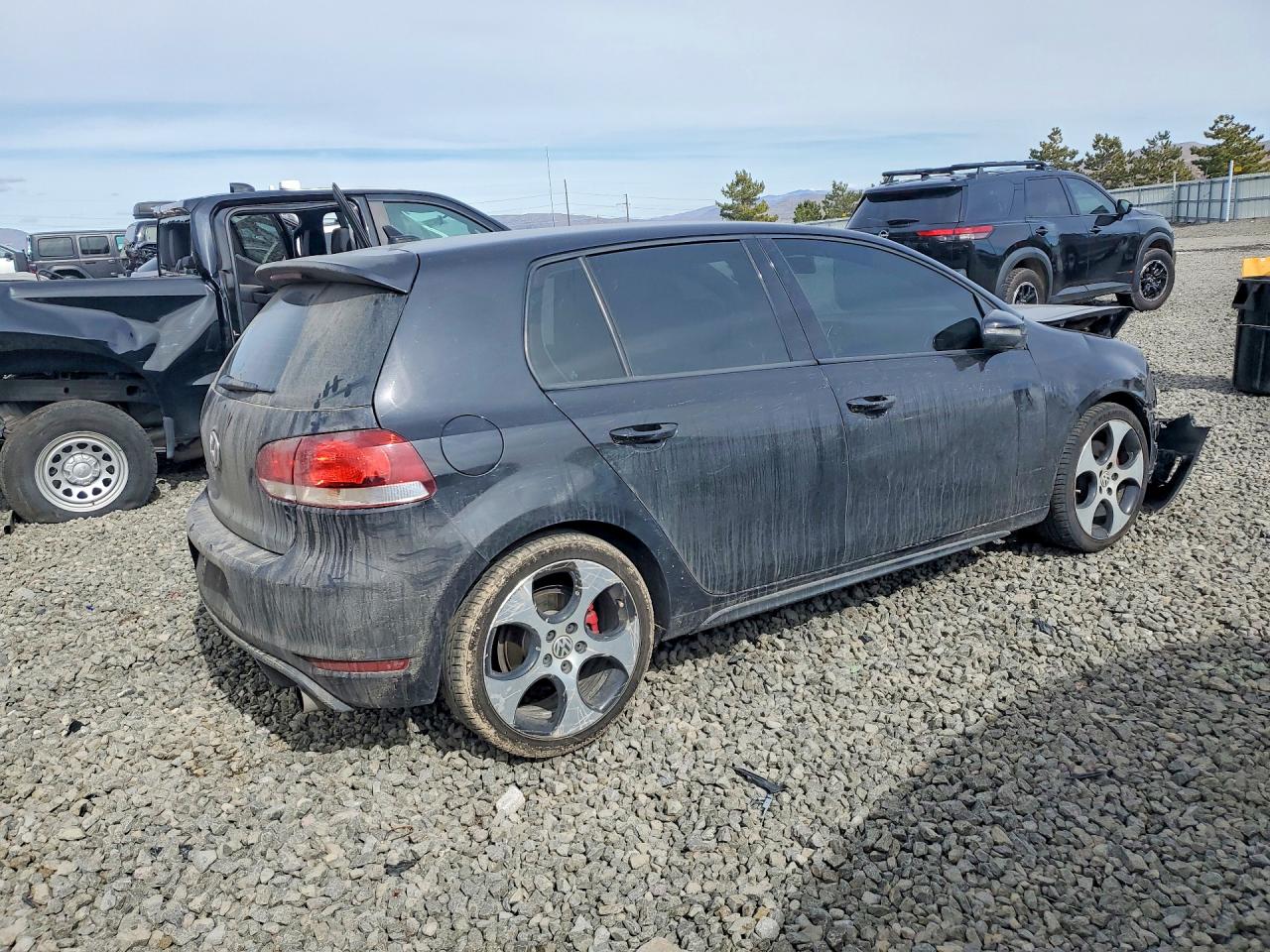 2012 VOLKSWAGEN GTI photo 5