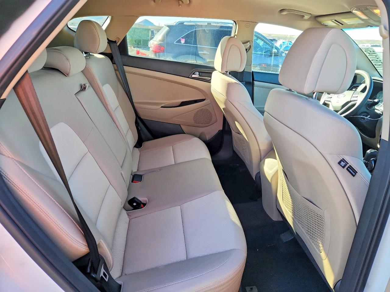 2018 HYUNDAI TUCSON SE photo 21