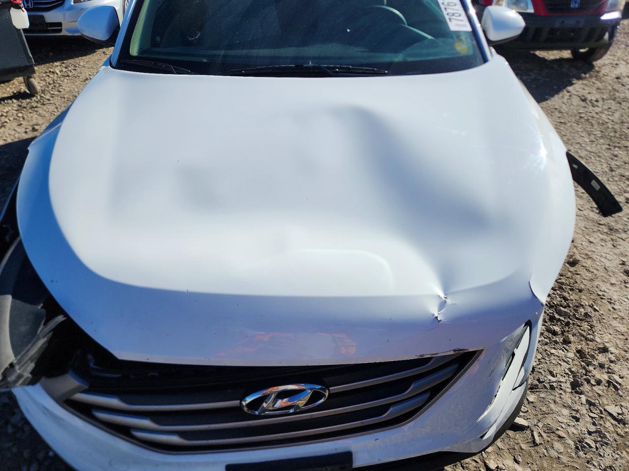 2018 HYUNDAI TUCSON SE photo 23