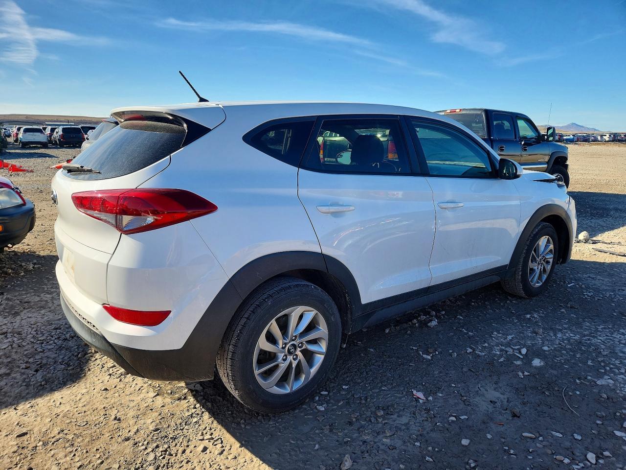 2018 HYUNDAI TUCSON SE photo 5