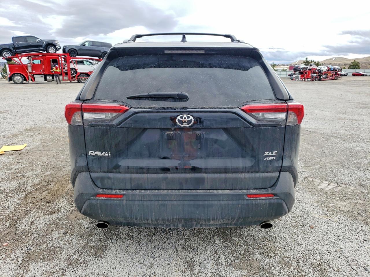 2019 TOYOTA RAV4 XLE photo 6