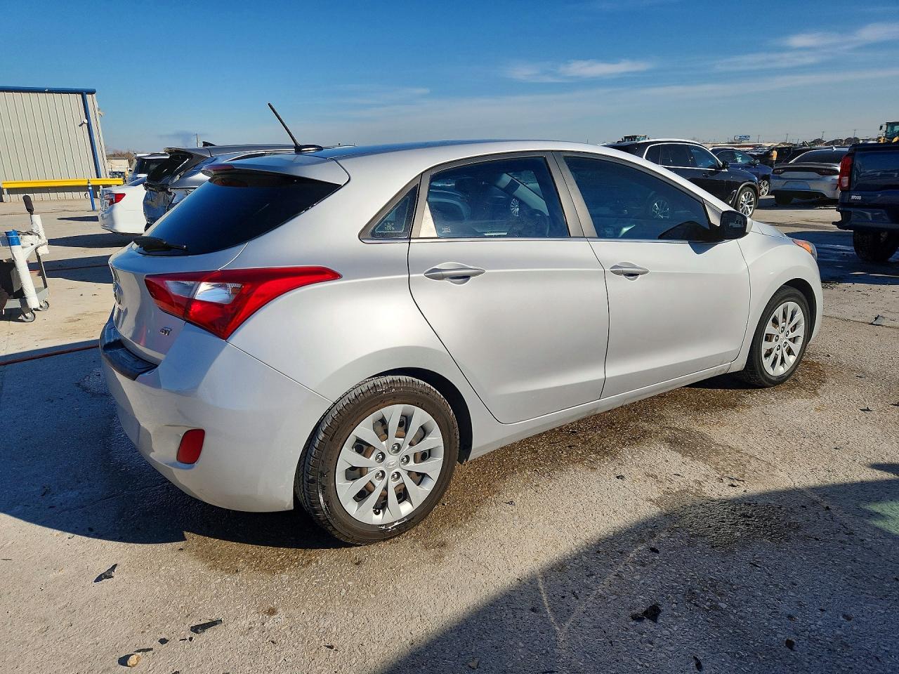2016 HYUNDAI ELANTRA GT BASE photo 5