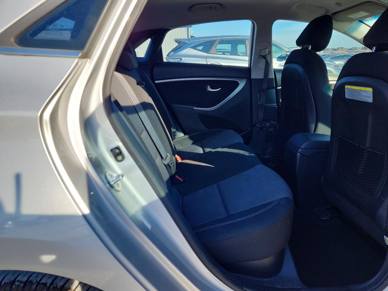 2016 HYUNDAI ELANTRA GT BASE photo 19