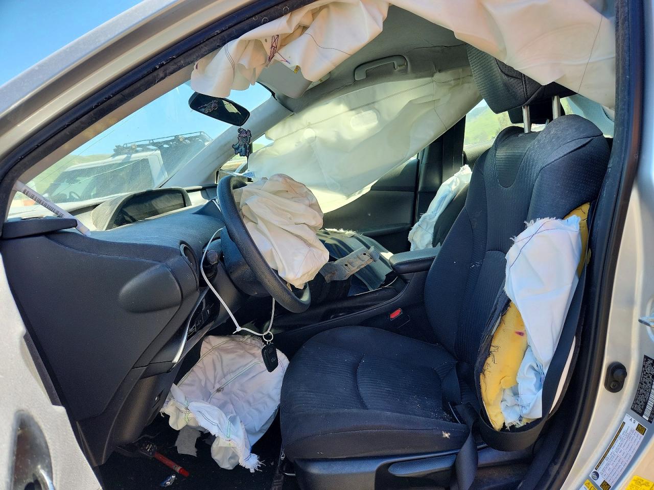 2016 TOYOTA PRIUS TWO photo 7