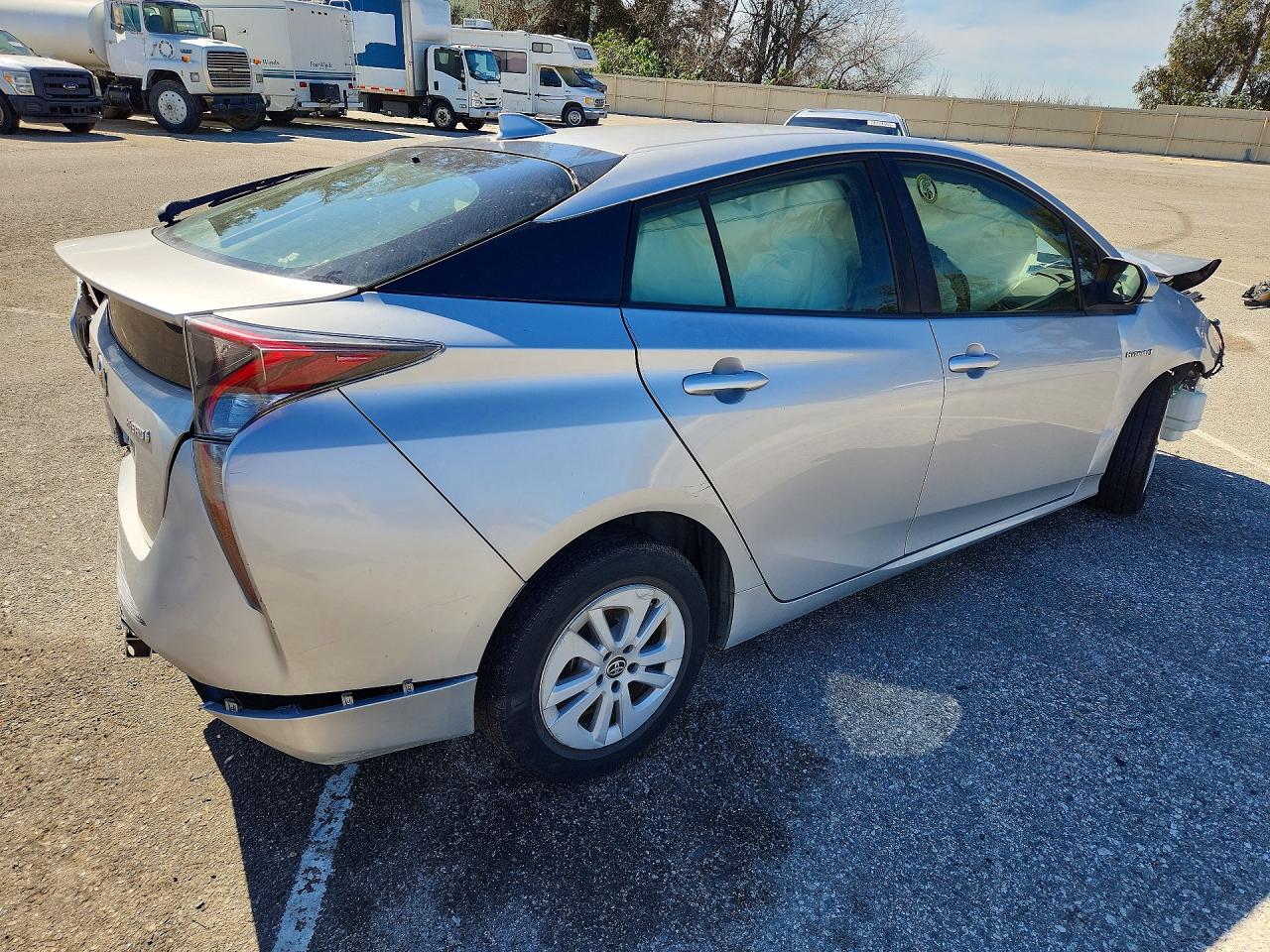 2016 TOYOTA PRIUS TWO photo 3