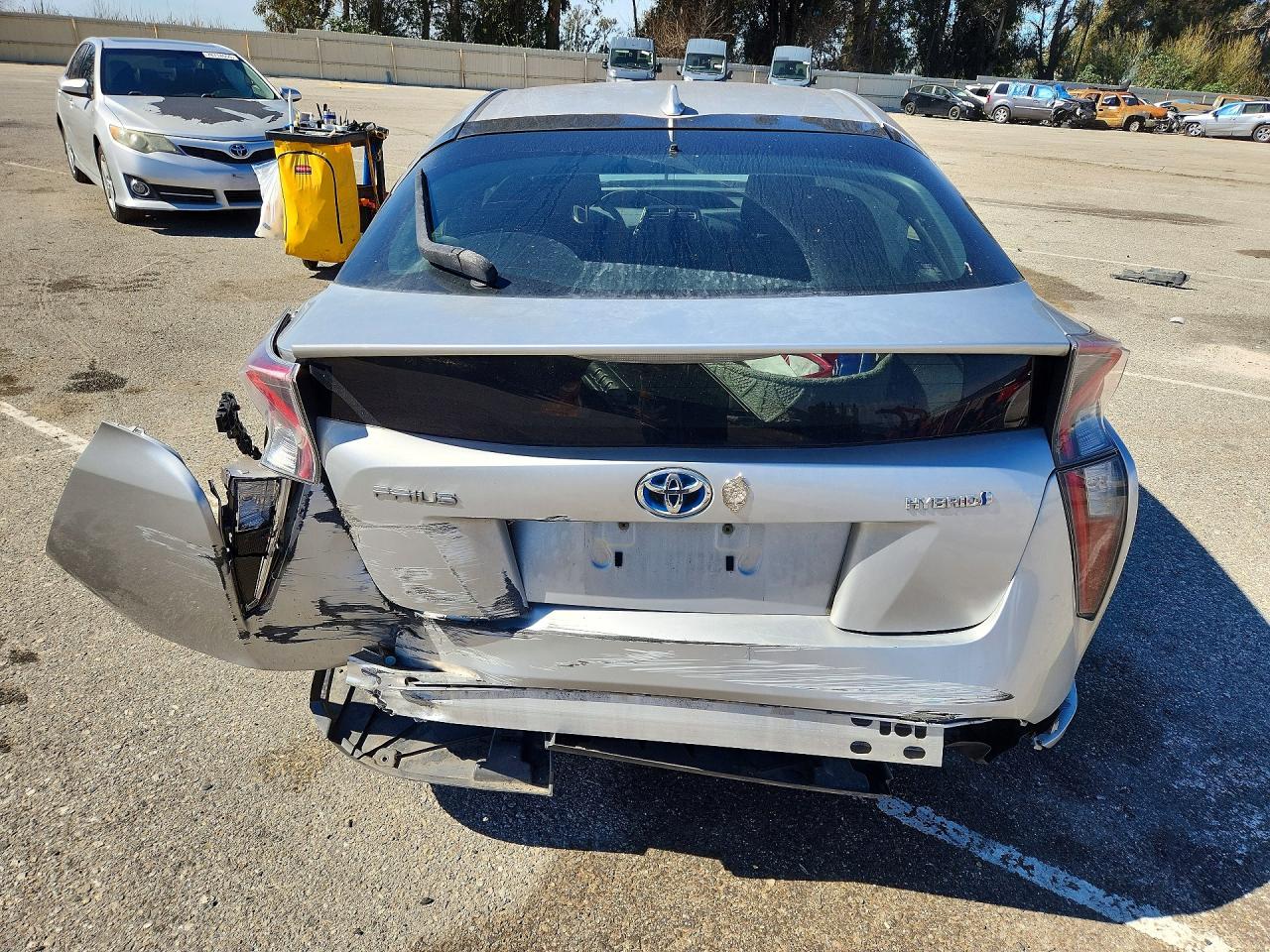 2016 TOYOTA PRIUS TWO photo 6