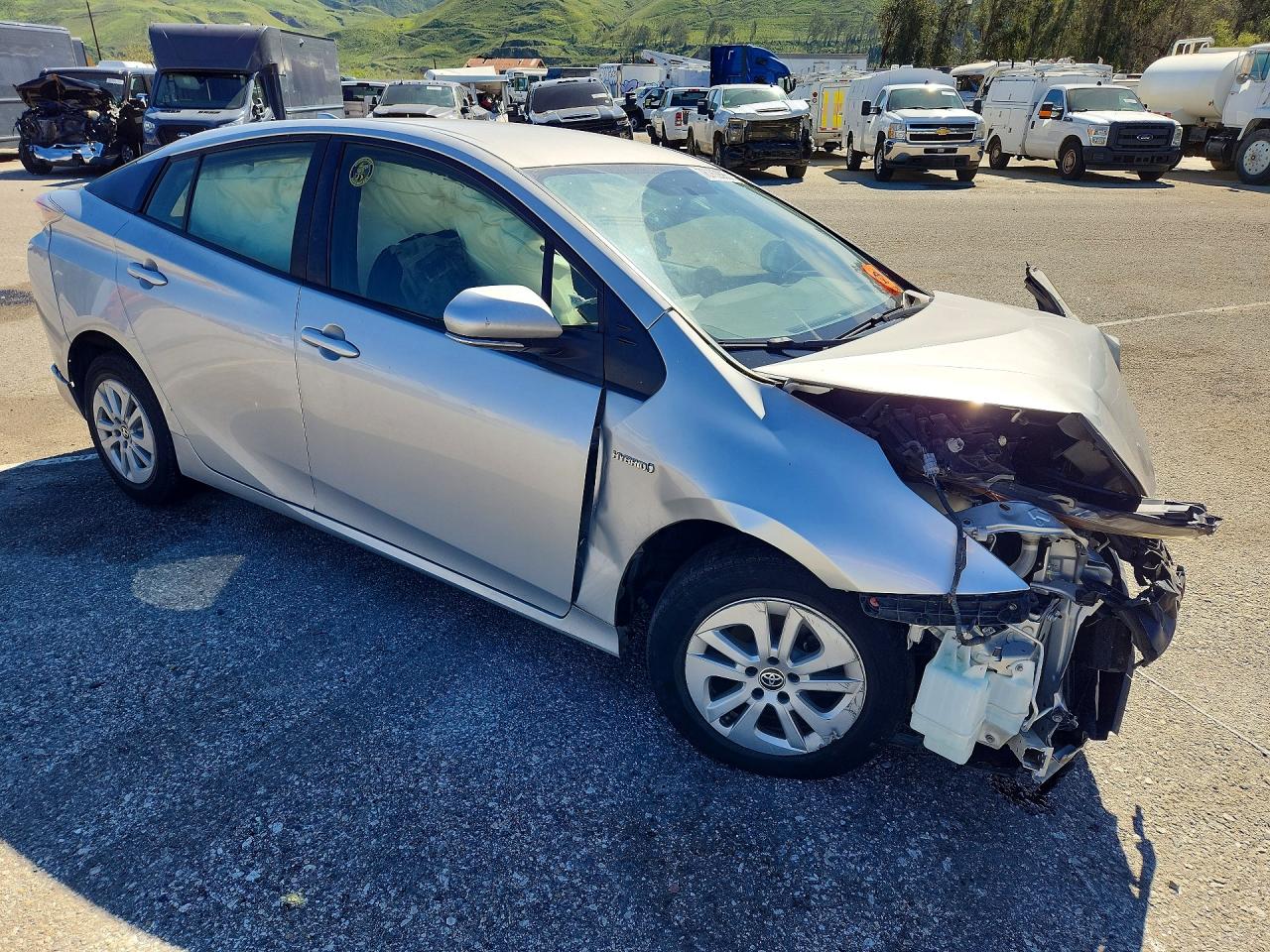 2016 TOYOTA PRIUS TWO photo 4