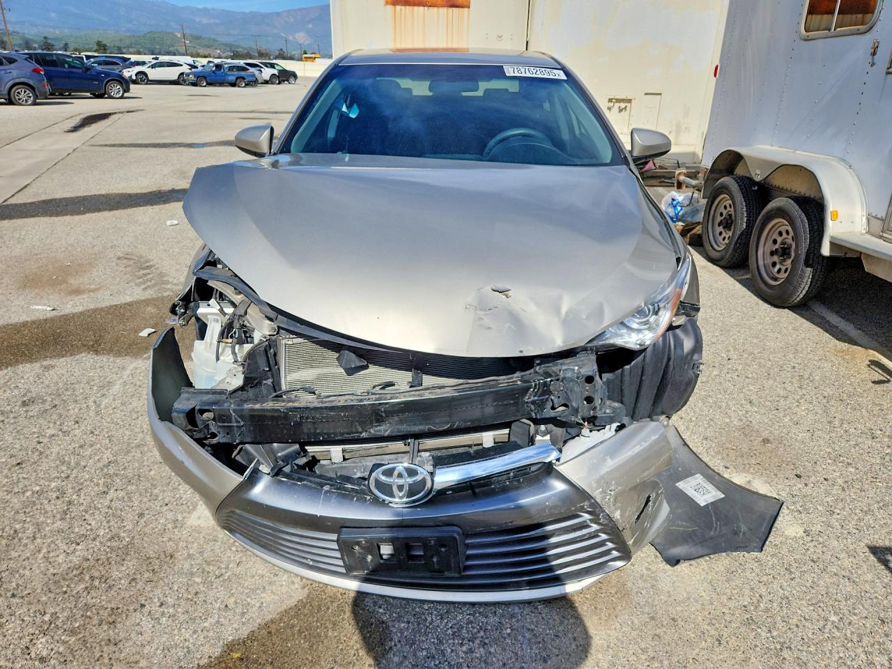 2017 TOYOTA CAMRY LE photo 5