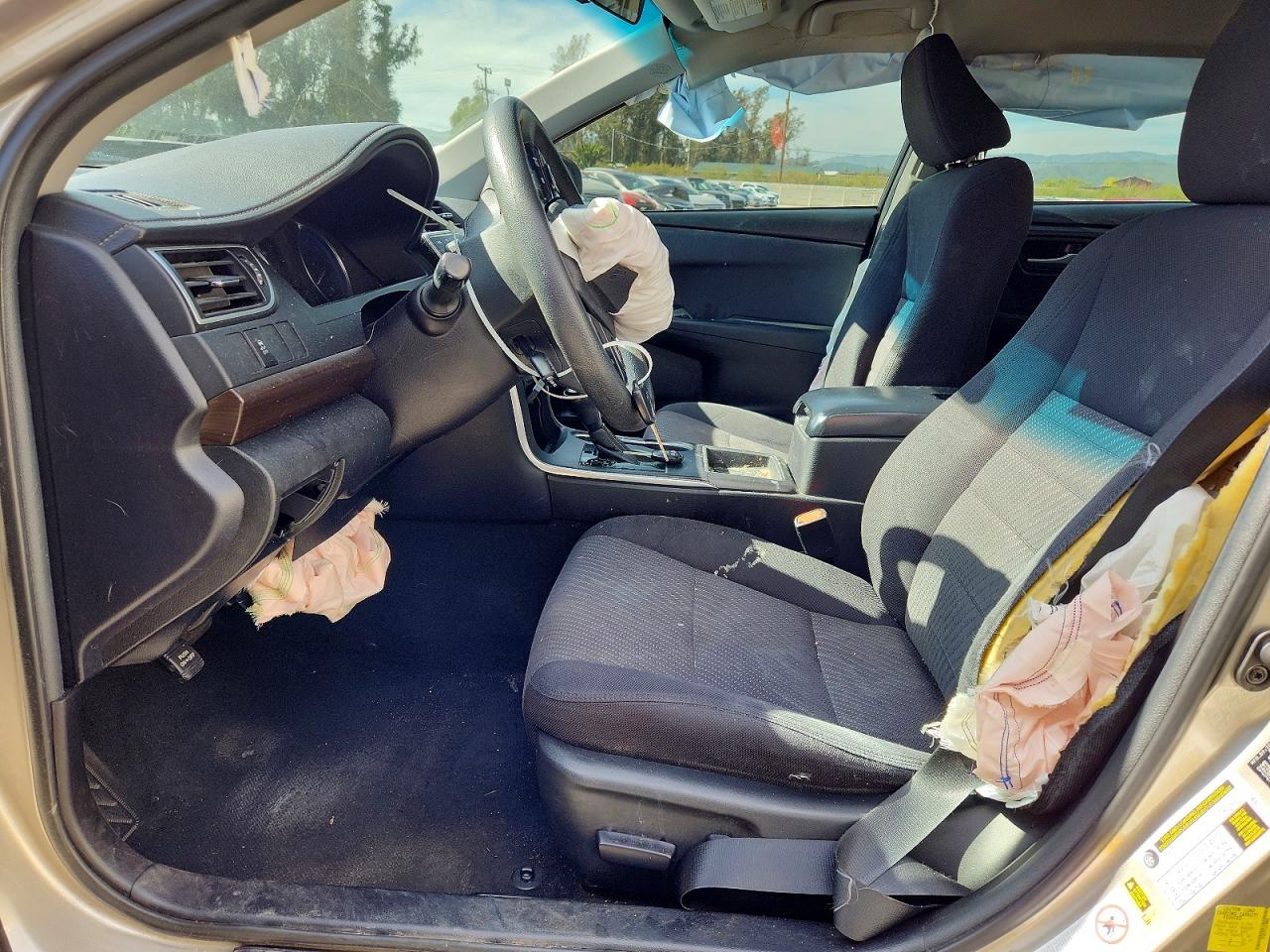 2017 TOYOTA CAMRY LE photo 7