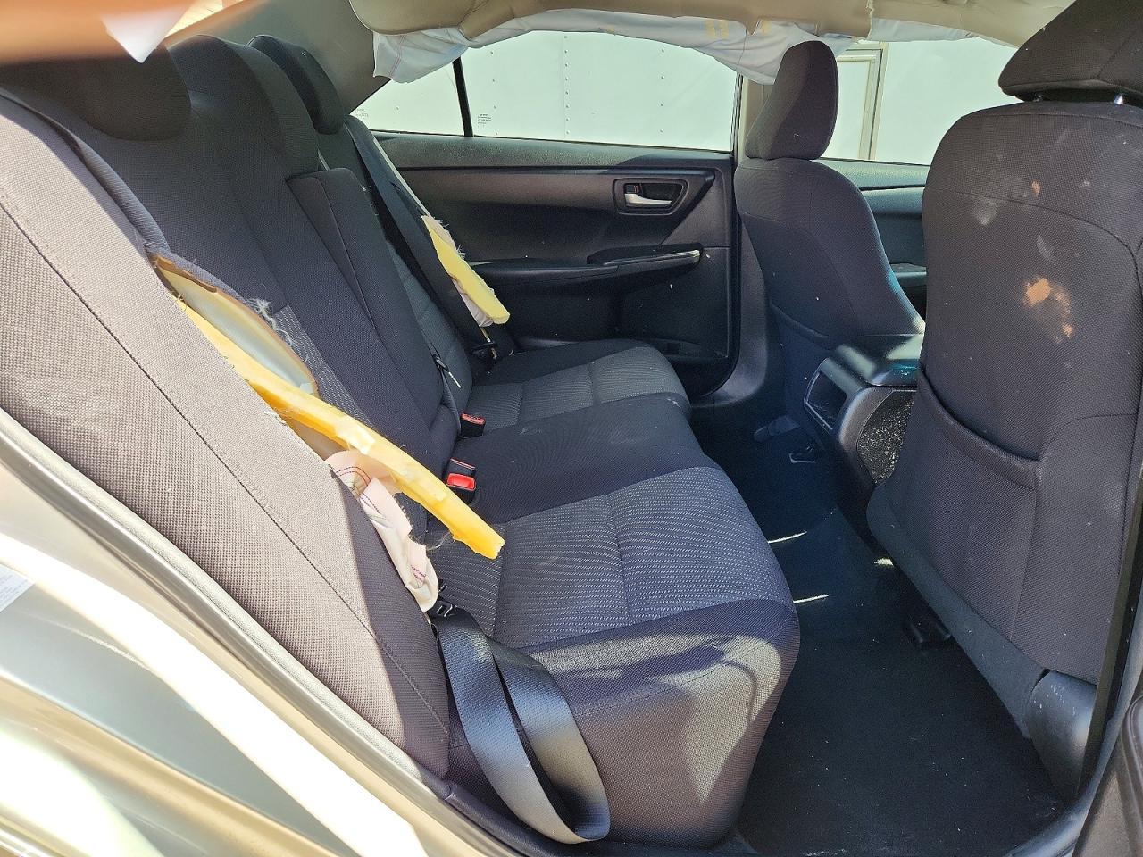 2017 TOYOTA CAMRY LE photo 10