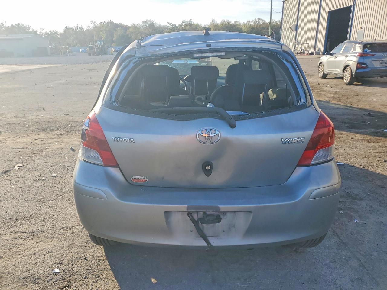 2010 TOYOTA YARIS BASE photo 6