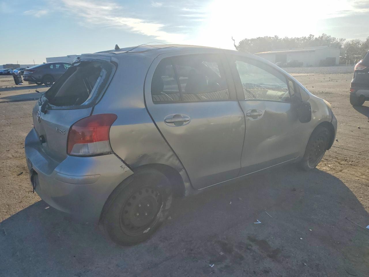 2010 TOYOTA YARIS BASE photo 3