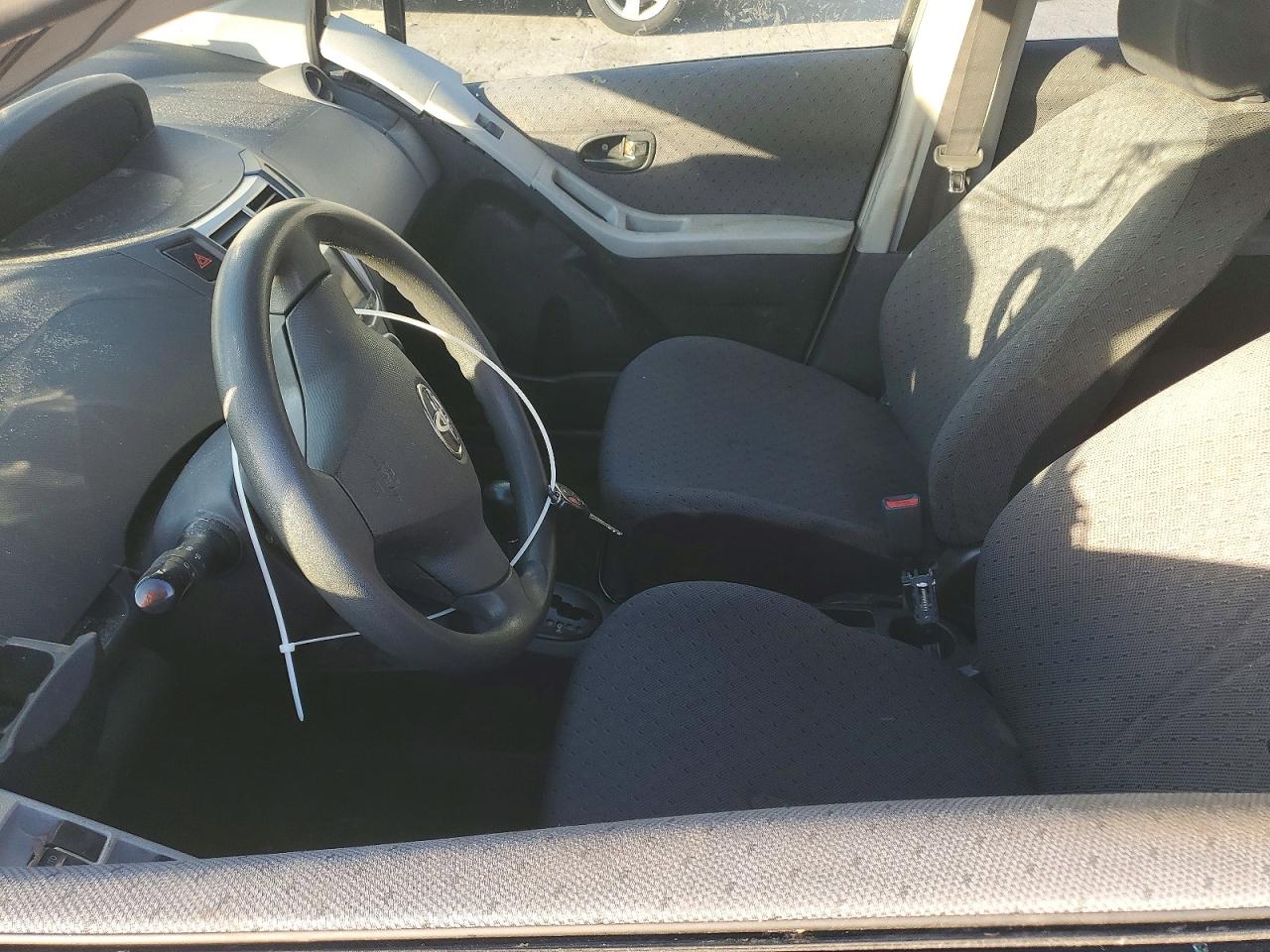 2010 TOYOTA YARIS BASE photo 7