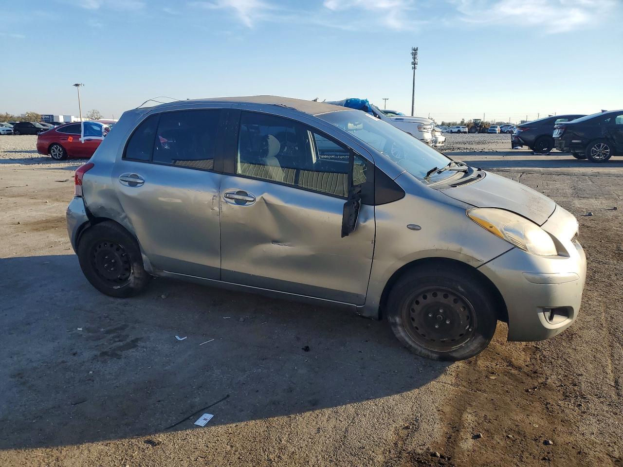 2010 TOYOTA YARIS BASE photo 4