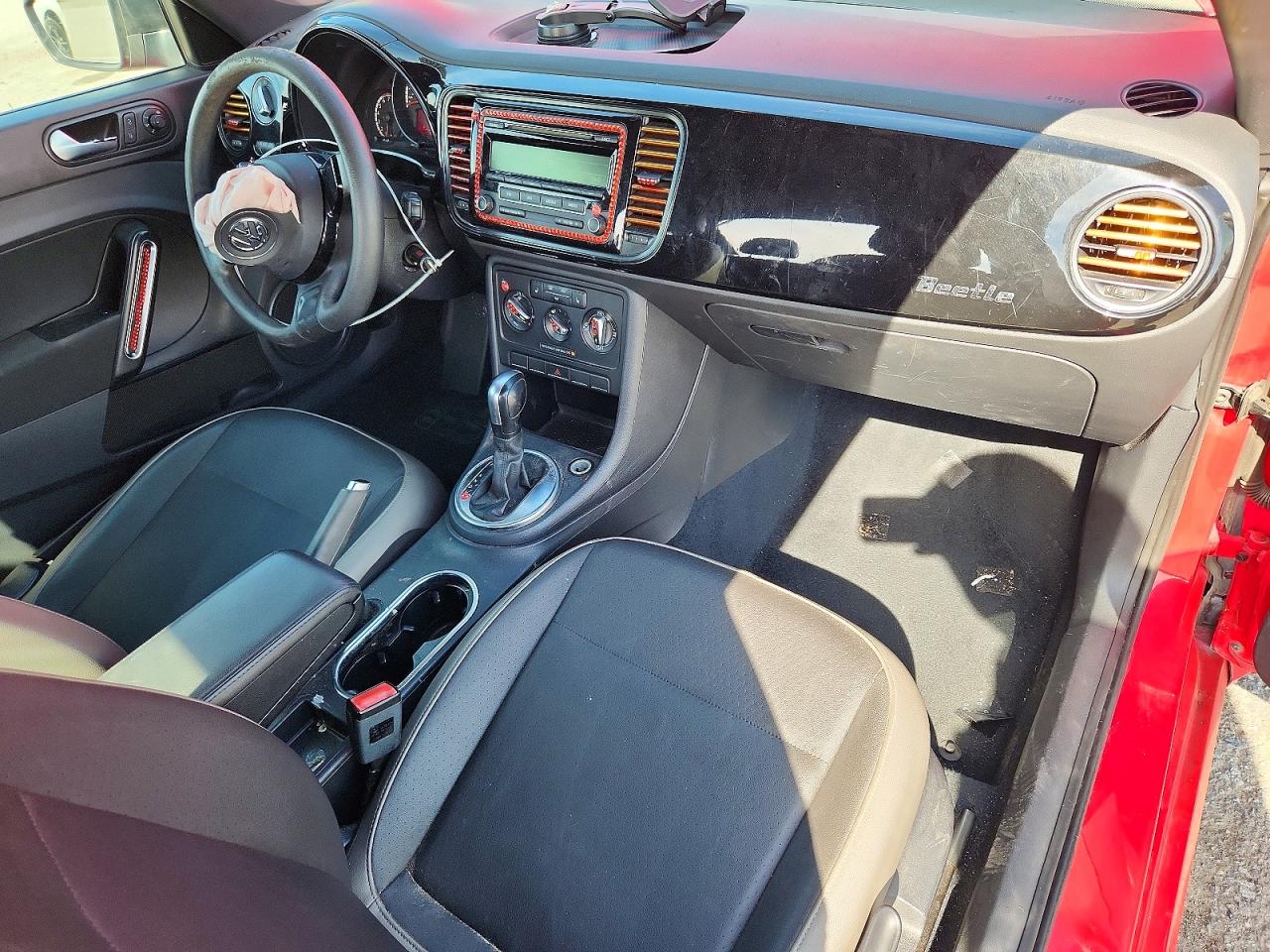 2015 VOLKSWAGEN BEETLE 1.8T photo 15