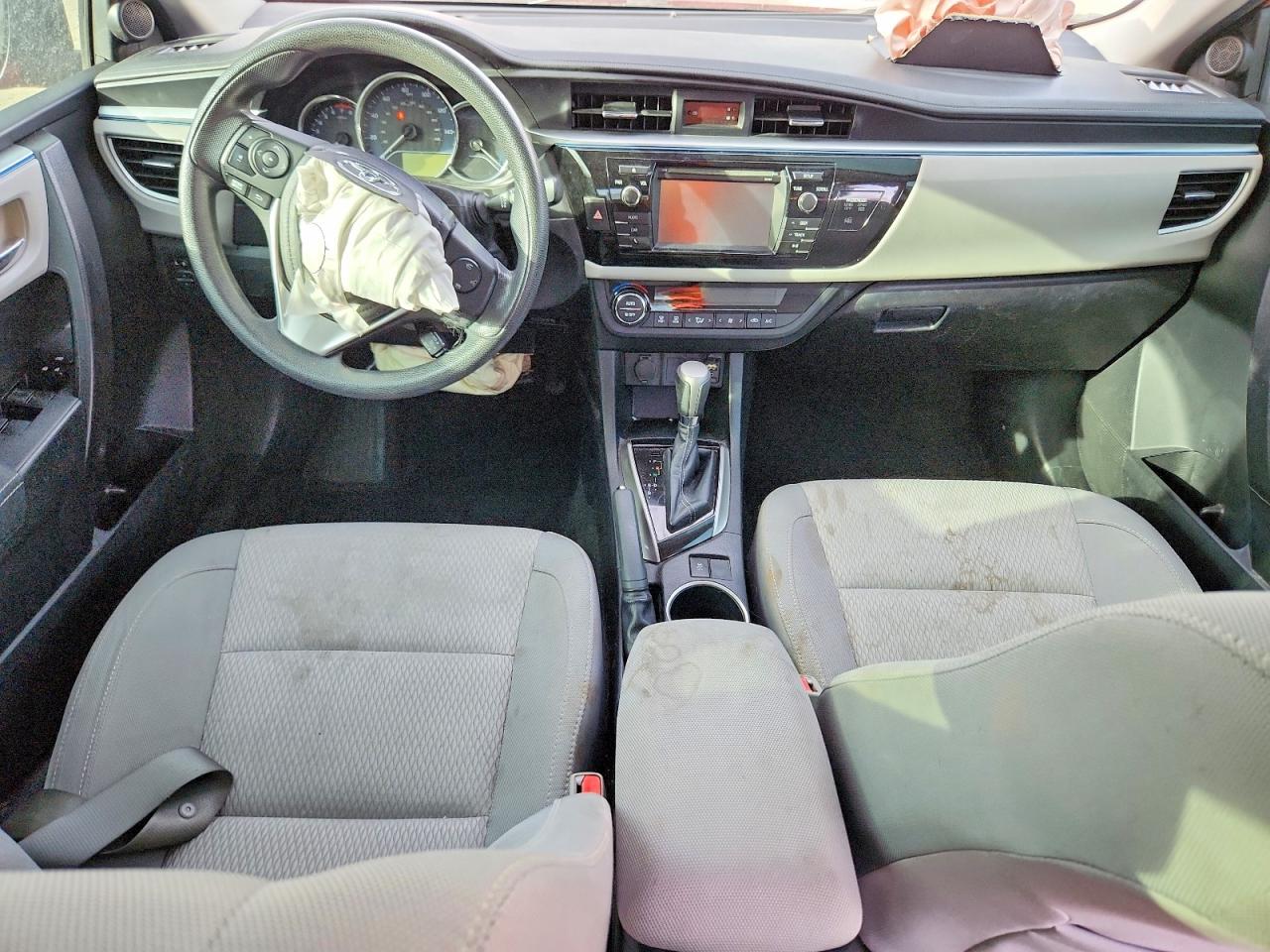 2015 TOYOTA COROLLA LE photo 8