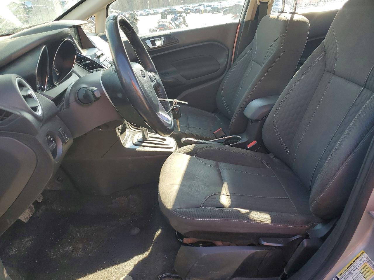 2016 FORD FIESTA SE photo 7