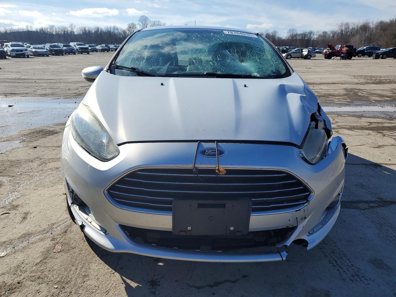 2016 FORD FIESTA SE photo 5