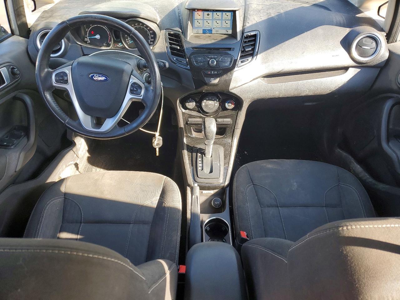 2016 FORD FIESTA SE photo 8
