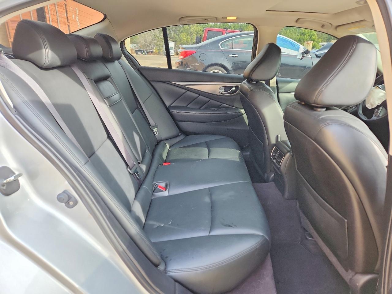 2015 INFINITI Q50 BASE photo 28