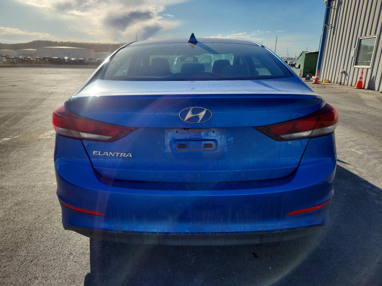 2017 HYUNDAI ELANTRA SE photo 6