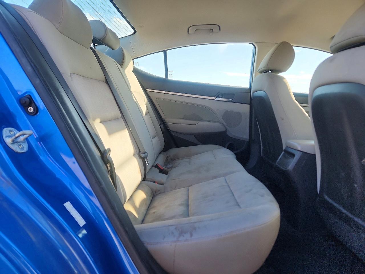 2017 HYUNDAI ELANTRA SE photo 10
