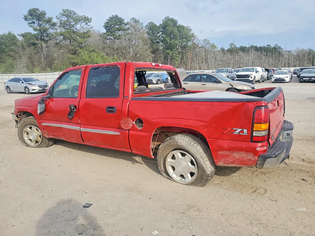 2004 GMC NEW SIERRA K1500 photo 2