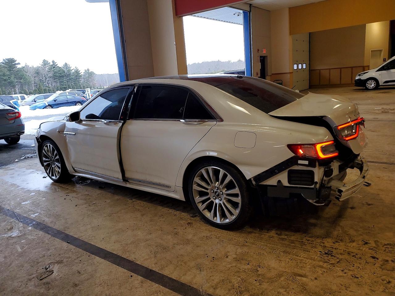 2017 LINCOLN CONTINENTAL RESERVE photo 4