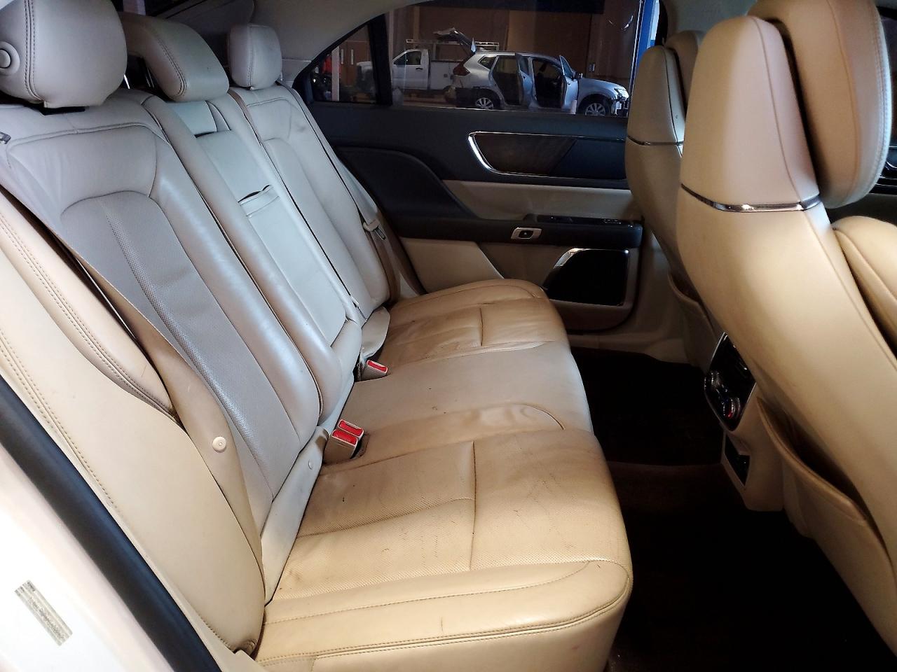 2017 LINCOLN CONTINENTAL RESERVE photo 28