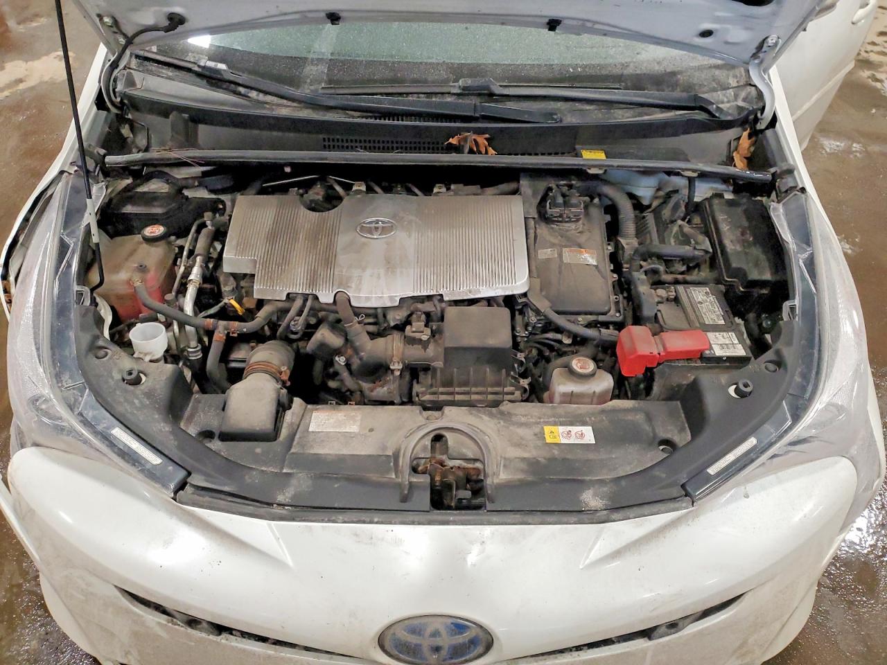 2016 TOYOTA PRIUS FOUR photo 31