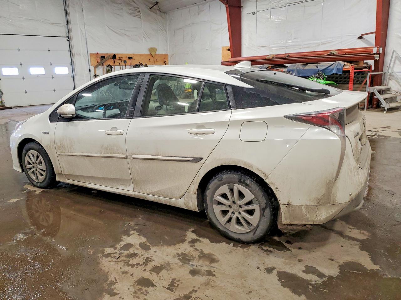 2016 TOYOTA PRIUS FOUR photo 4