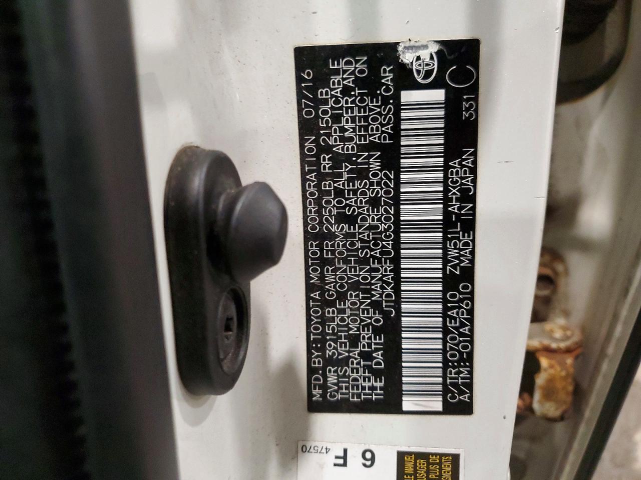 2016 TOYOTA PRIUS FOUR photo 34