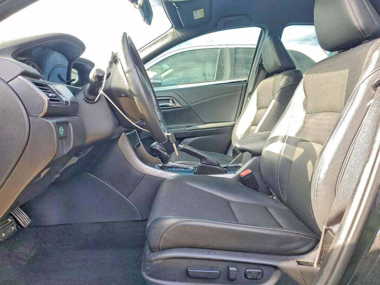 2017 HONDA ACCORD SPORT photo 13