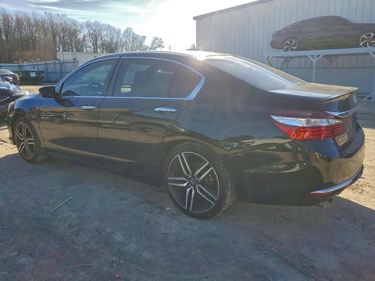 2017 HONDA ACCORD SPORT photo 3