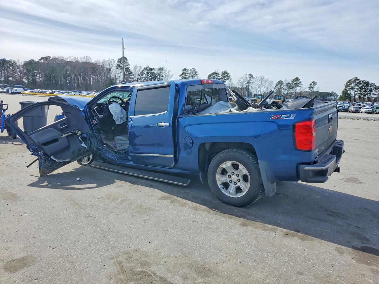 2015 CHEVROLET SILVERADO K1500 LTZ photo 2
