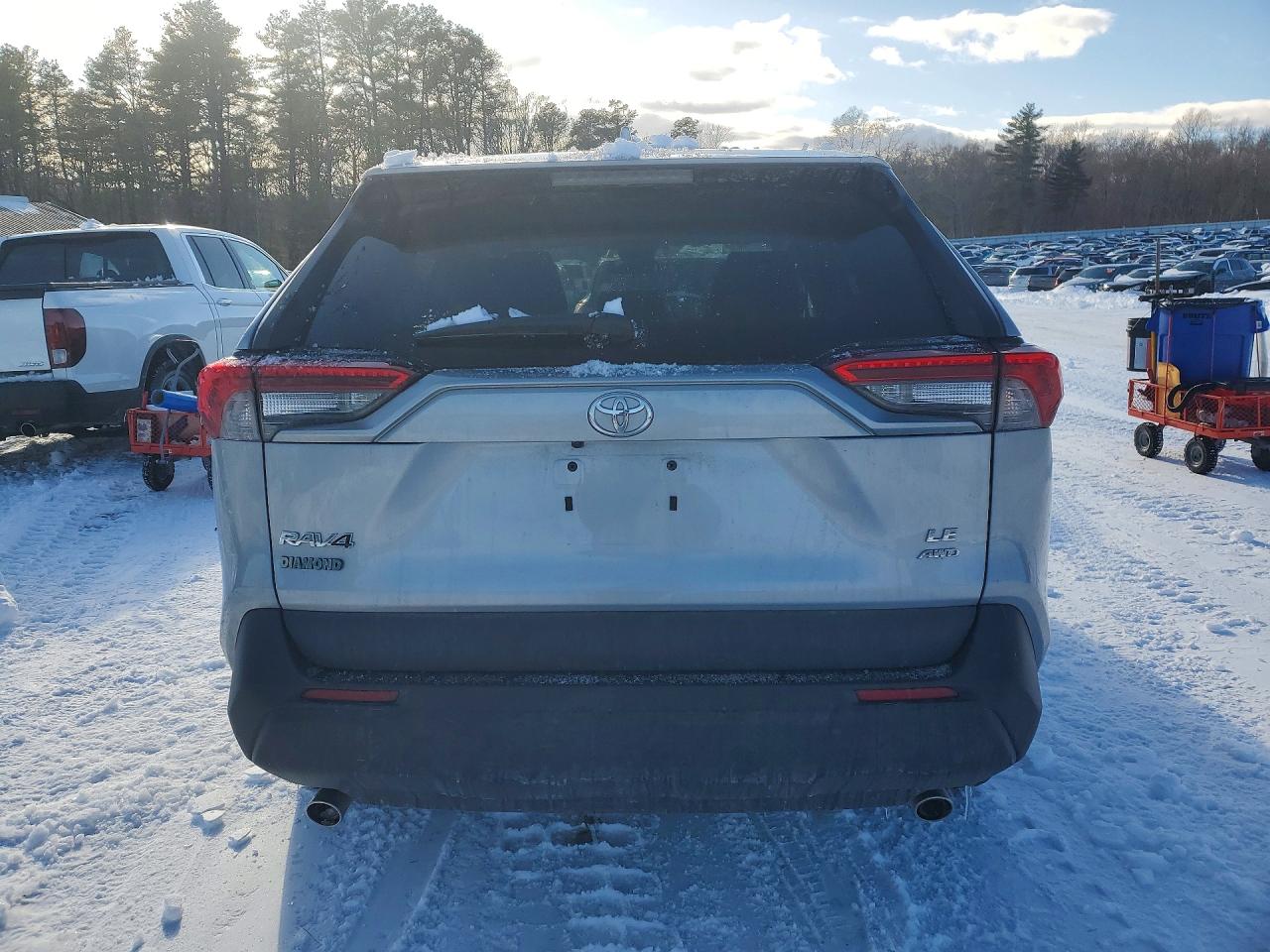 2022 TOYOTA RAV4 LE photo 6