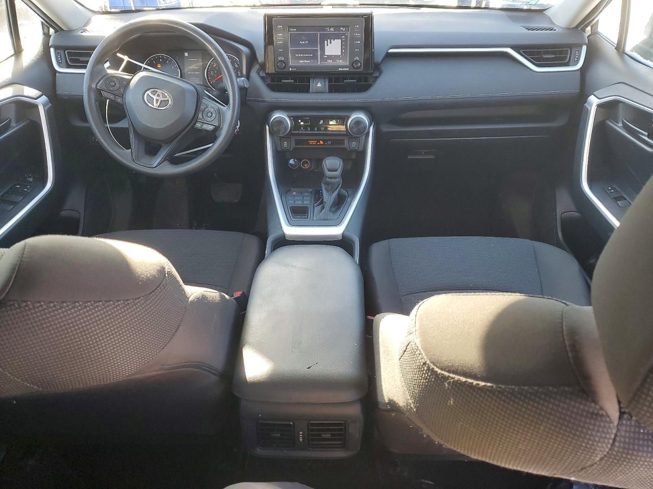 2022 TOYOTA RAV4 LE photo 8